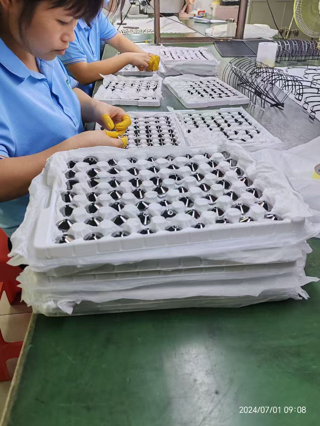 头戴声电类锌合金 / 铜 / 铝合金批量 PVD + 防指纹一站式服务 国际品牌量产首选